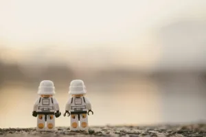 two white Lego minifigures